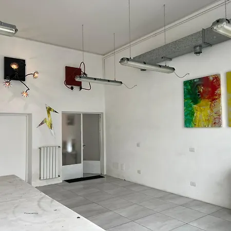 Silvia's Artist Loft Апартаменты Флоренция