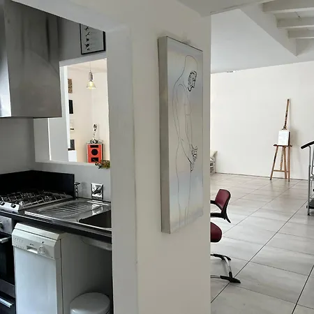 Silvia's Artist Loft * Флоренция